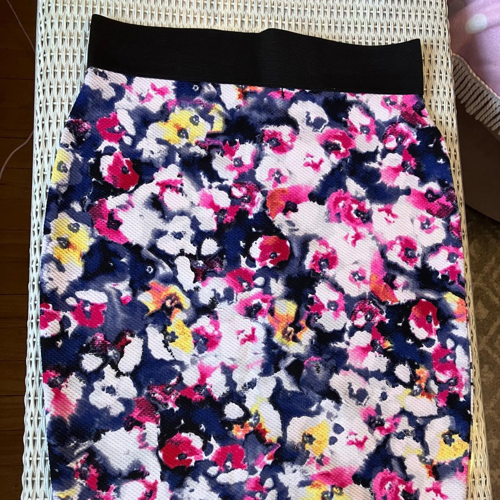 🎨 Abstract Floral Print Pencil Skirt Retro Aesthetic 🎨